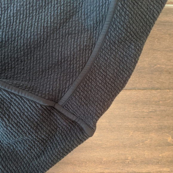 Lululemon On Repeat Mock Neck - Picture 9 of 9